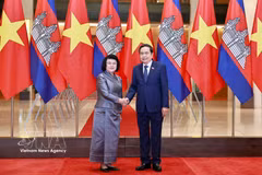 Le président de l'Assemblée nationale du Vietnam Tran Thanh Man reçoit la présidente de l'Assemblée nationale du Cambodge, Samdech Maha Rathsapheathika Thipadei Khuon Sudary. Photo: VNA