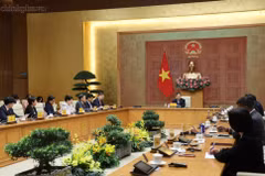 La rencontre entre le vice-Premier ministre permanent Pham Gia Tuc et des représentants d’associations et d’entreprises américaines investissant et opérant au Vietnam, le 17 juillet à Hanoï. Photo: baochinhphu.vn
