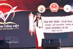 Nguyen My Tam a participé au concours avec son discours intitulé « Patrie ». Photo : VNA