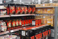 Le café G7 du Vietnam dans le réseau Lotte Mart. Photo: VNA
