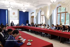 La délégation de Quang Ninh travaille avec l'ambassade du Vietnam en Russie. Photo: VNA