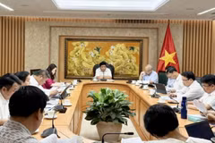 La réunion tenue le 31 juillet entre le vice-Premier ministre Nguyen Chi Dung et des partenaires sud-coréens. Photo: VNA
