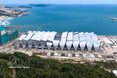 Sur le chantier du Centre de conférences destiné à accueillir le Sommet de l’APEC 2027. Photo : VNA