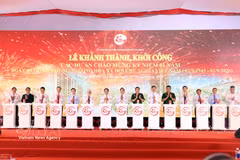 Cérémonie de lancement de nombreux projets importants à Ho Chi Minh-Ville à l’approche de la Fête nationale. Photo: VNA
