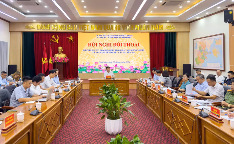 Lors du dialogue. Photo : https://baohaiphong.vn/