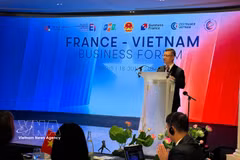 L'ambassadeur du Vietnam en France, Trinh Duc Hai, s'exprime lors de l'événement. Photo: VNA