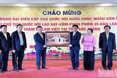 Le président de l'Assemblée nationale lao se rend à Soc Trang