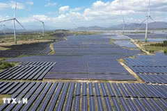 Système solaire photovoltaïque dans la province de Khanh Hoa. Photo: VNA