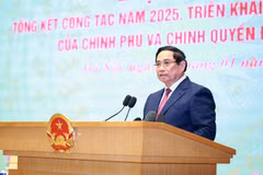 Le Premier ministre Pham Minh Chinh s'exprime lors de la conférence. Photo: VNA