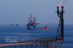 Une plateforme de forage pétrolier de Vietsovpetro sur le gisement de Bach Ho, le plus grand champ pétrolier et gazier du Vietnam, qui joue un rôle essentiel dans la garantie de la sécurité énergétique nationale. Photo: VNA