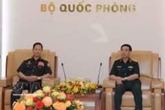 Le général Phan Van Giang reçoit le 9 juin à Hanoï le général Khamliang Outhakaysone. Photo: VNA