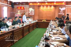Le vice-ministre de l'Agriculture et de l'Environnement, Phung Duc Tiên, s'exprime lors de la séance de travail. Photo: VNA
