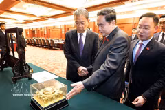 Le président de l’Assemblée nationale du Vietnam, Tran Thanh Man, et le président du Comité permanent de l’Assemblée populaire nationale de Chine, Zhao Leji, en octobre 2026 à Pékin. Photo: VNA