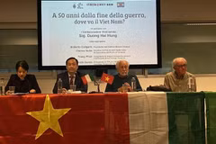 L’ambassadeur du Vietnam en Italie, Duong Hai Hung, lors d’un séminaire à Mestre. Photo: VNA