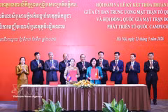 La signature de l’accord de coopération pour la période 2026-2031. Photo: VNA