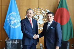 Le secrétaire général du Parti et président de la République, Tô Lâm, rencontre le président de la 81e session de l’Assemblée générale de l’ONU, Khalilur Rahman. Photo: VNA