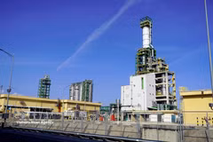 Vue partielle du complexe pétrochimique de Long Son, à Hô Chi Minh-Ville. Photo: VNA