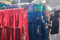 Des produits à la foire. Photo: VNA