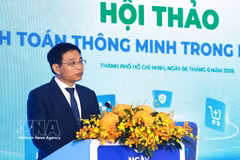 Le vice-Premier ministre Nguyên Van Thang s'exprime lors du colloque. Photo: VNA