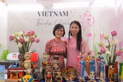 Un stand de l'ambassade du Vietnam. Photo: VNA