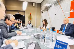 La rencontre entre les deux parties. Photo: VNA