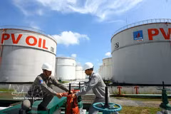 Exploitation du système d’approvisionnement en carburants à PV Oil Nha Be, à Ho Chi Minh-Ville. Photo: VNA