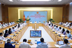 Le Premier ministre Le Minh Hung préside une conférence consacrée à la mise en œuvre du programme cible national de développement socio-économique des zones de minorités ethniques et montagneuses pour la période 2026-2035. Photo: VNA