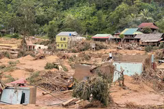 Des centaines de maisons de la commune de My Ly, province de Nghê An endommagées après les inondations. Photo: VNA