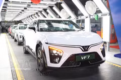 Les modèles de voitures électriques produits dans l’usine VinFast en Inde. Photo: VNA