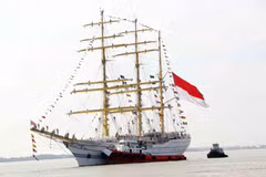 Le KRI Bima Suci, plus grand voilier-école d’Asie du Sud-Est. Photo: VNA