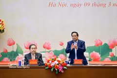Pham Minh Chinh, secrétaire du Comité du Parti du gouvernement et Premier ministre (droite) et Tran Thanh Man, secrétaire du Comité du Parti de l’AN et président de l’AN. Photo: VNA