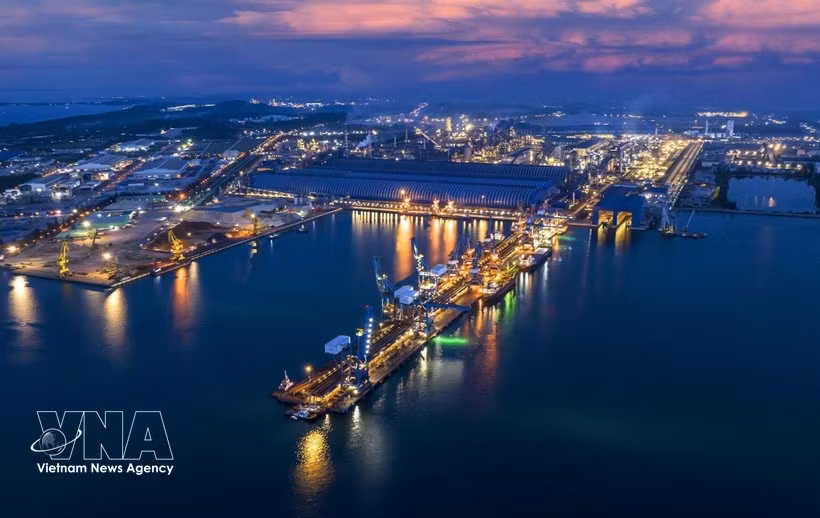 Quai Hoa Phat dans la zone économique de Dung Quat. Photo : VNA