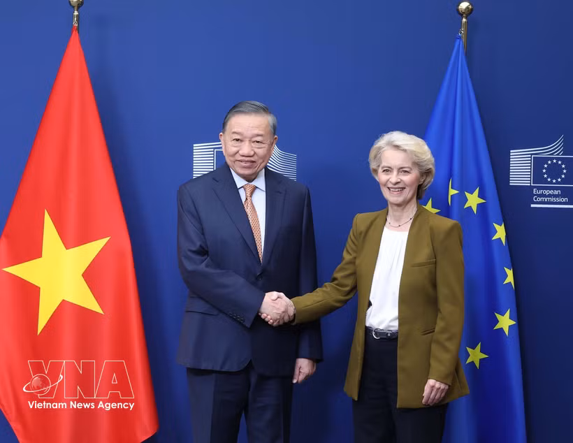 Le secrétaire général du Parti et président de la République, To Lam, et la présidente de la Commission européenne (CE), Ursula von der Leyen. Photo : VNA