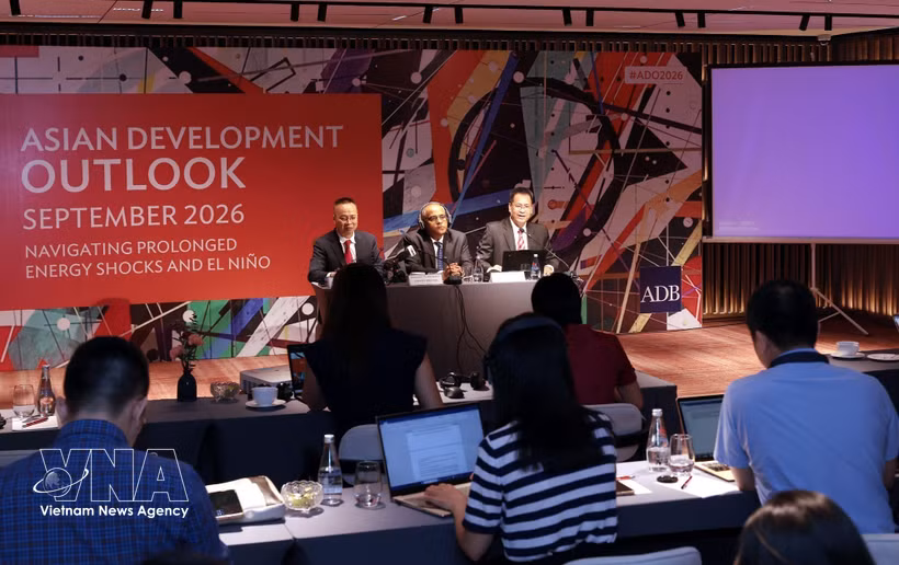 La cérémonie de présentation du rapport sur les Perspectives du développement asiatique de septembre 2026. Photo : VNA