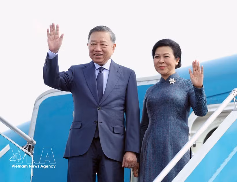Le secrétaire général du Parti communiste du Vietnam et président de la République Tô Lâm et son épouse Ngô Phương Ly. Photo : VNA