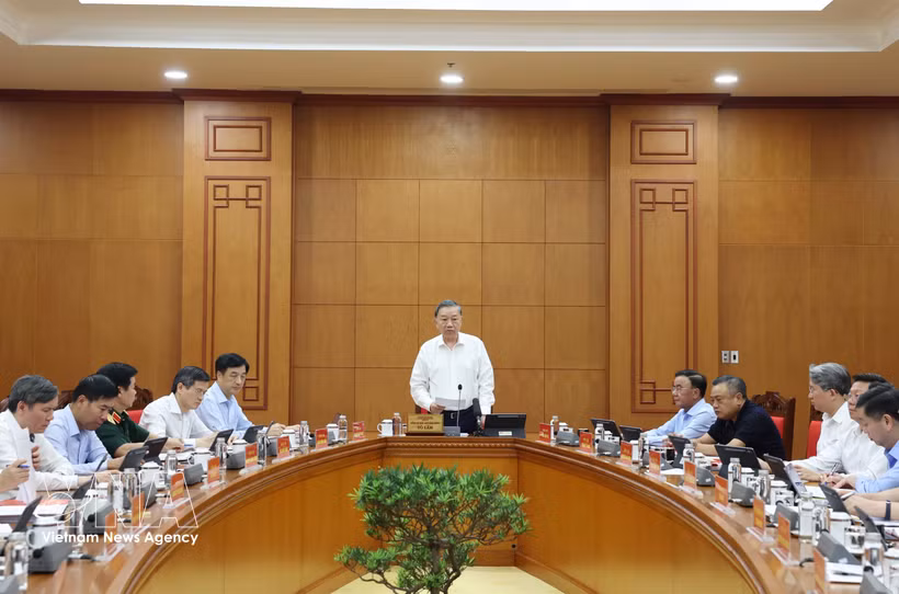 Le secrétaire général du Parti et président de la République To Lam lors d’une réunion consacrée à la recherche et à la révision des Statuts du Parti, tenue le 16 septembre à Hanoi. Photo : VNA