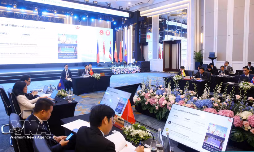 Conférence de haut niveau des services chargés de l'application de la loi de l'ASEAN sur la coopération dans la lutte contre les criminels en fuite. Photo: VNA