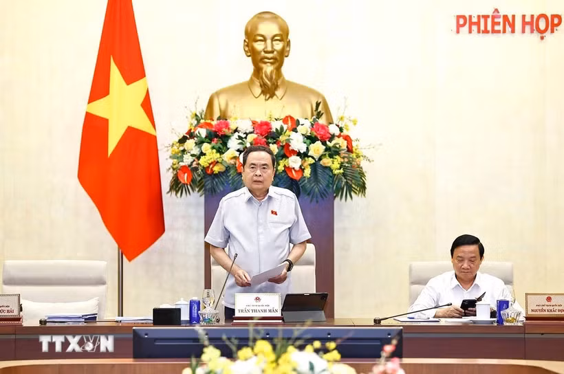 Le président de l’Assemblée nationale, Tran Thanh Man, s'exprime lors de la réunion. Photo: VNA