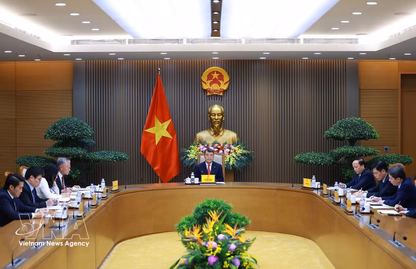 Le Premier ministre Le Minh Hung s’est entretenu par téléphone, dans l’après-midi du 28 août, avec le chancelier allemand Friedrich Merz. Photo: VNA