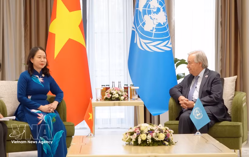 La vice-présidente vietnamienne Vo Thi Anh Xuan et le secrétaire général des Nations unies, António Guterres. Photo : VNA