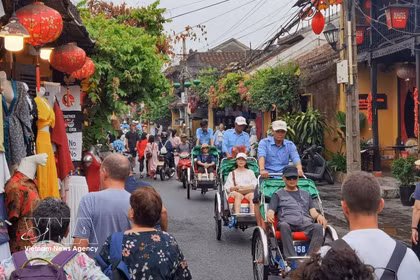 Le Vietnam a accueilli plus de 21 millions de touristes internationaux et environ 137 millions de touristes nationaux en 2025. Photo: VNA