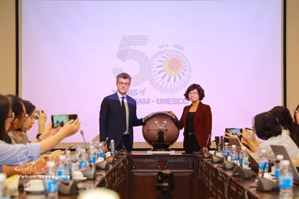 Le Vietnam et l'UNESCO dévoilent l’identité visuelle du 50e anniversaire de leurs relations bilatérales. Photo: VNA