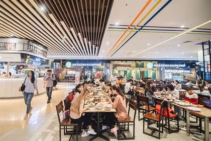 Le nombre d'établissements de restauration a atteint environ 329.200 à la fin du deuxième trimestre, contre quelque 299.900 un an plus tôt. Photo : thuongtruong.com.vn