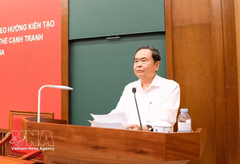 Le président de l’Assemblée nationale Trân Thanh Mân présente son exposé devant 95 membres du Comité central du Parti du 14e mandat réunis mercredi 16 septembre pour une deuxième formation de perfectionnement à l’Académie nationale de politique Hô Chi Minh. Photo:; VNA