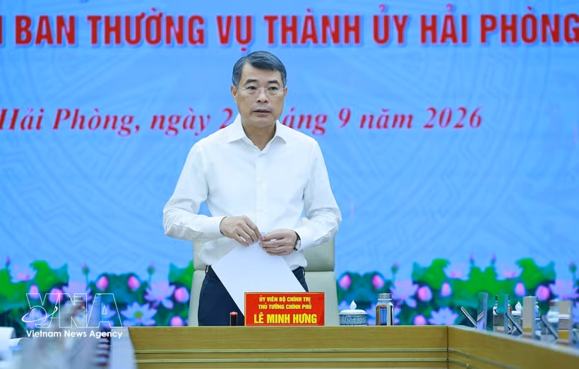 Le Premier ministre Lê Minh Hung préside la conférence visant à approuver le projet de rapport sur les résultats de la troisième phase d’inspection et de surveillance de la permanence du Comité du Parti de la ville de Hai Phong. Photo: VNA