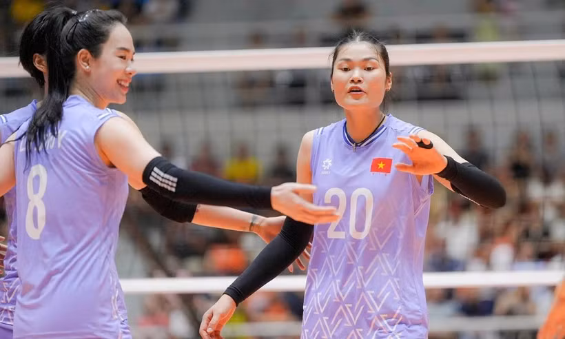 Le Vietnam se qualifie pour les demi-finales de la Coupe des Nations de l'AVC après sa victoire convaincante 3-0 contre l'Inde, à Hanoi, le 11 juin. Photo : VTC