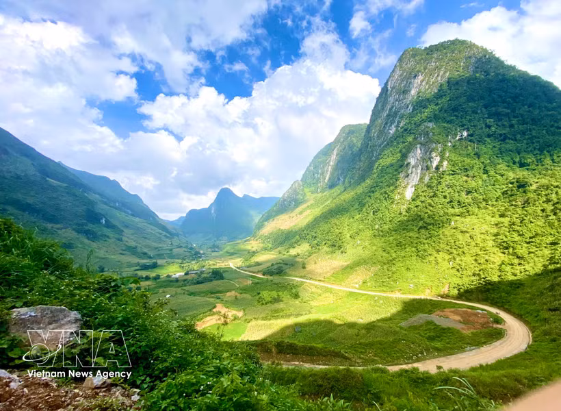 La vallée de Xuân Truong au sein du géoparc mondial UNESCO de Non Nuoc Cao Bang. Photo: VNA