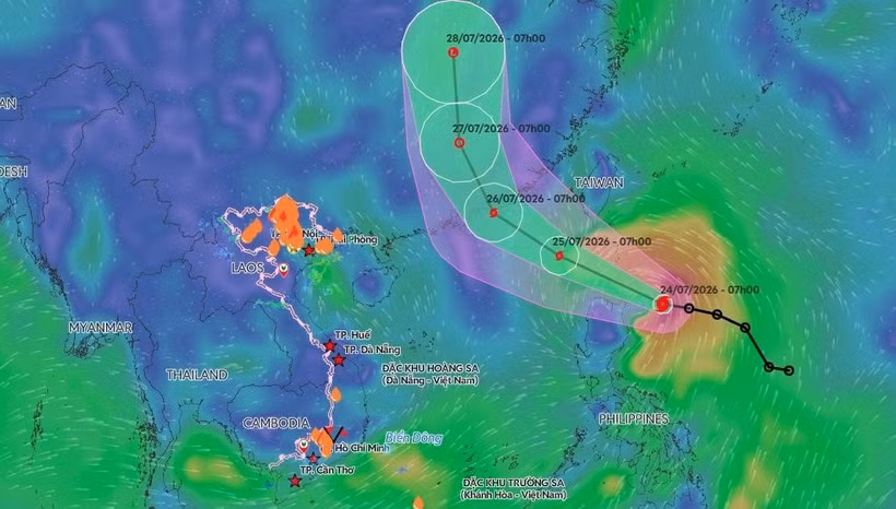 Le typhon Noul s’est intensifiée à l’est des Philippines et pourrait atteindre la Mer Orientale dans les prochains jours. Photo : VNDMS