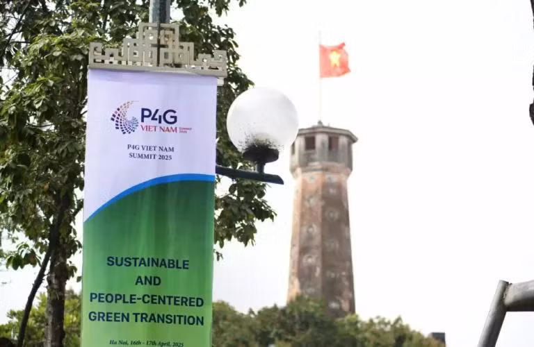 Le Sommet P4G 2025 a adopté la Déclaration de Hanoï sur la transition verte durable et centrée sur l’humain et la Déclaration P4G sur le renforcement de la coopération et de la coordination entre P4G avec les mécanismes et organisations internationaux pour la croissance verte. Photo: baoquocte.vn