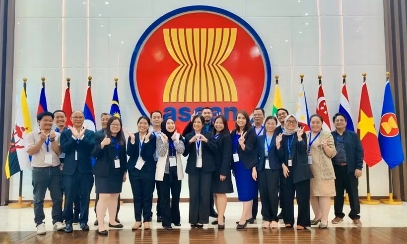 Les représentants du SPS Vietnam et les membres de la délégation des négociateurs, en Indonésie. Photo : SPS Vietnam